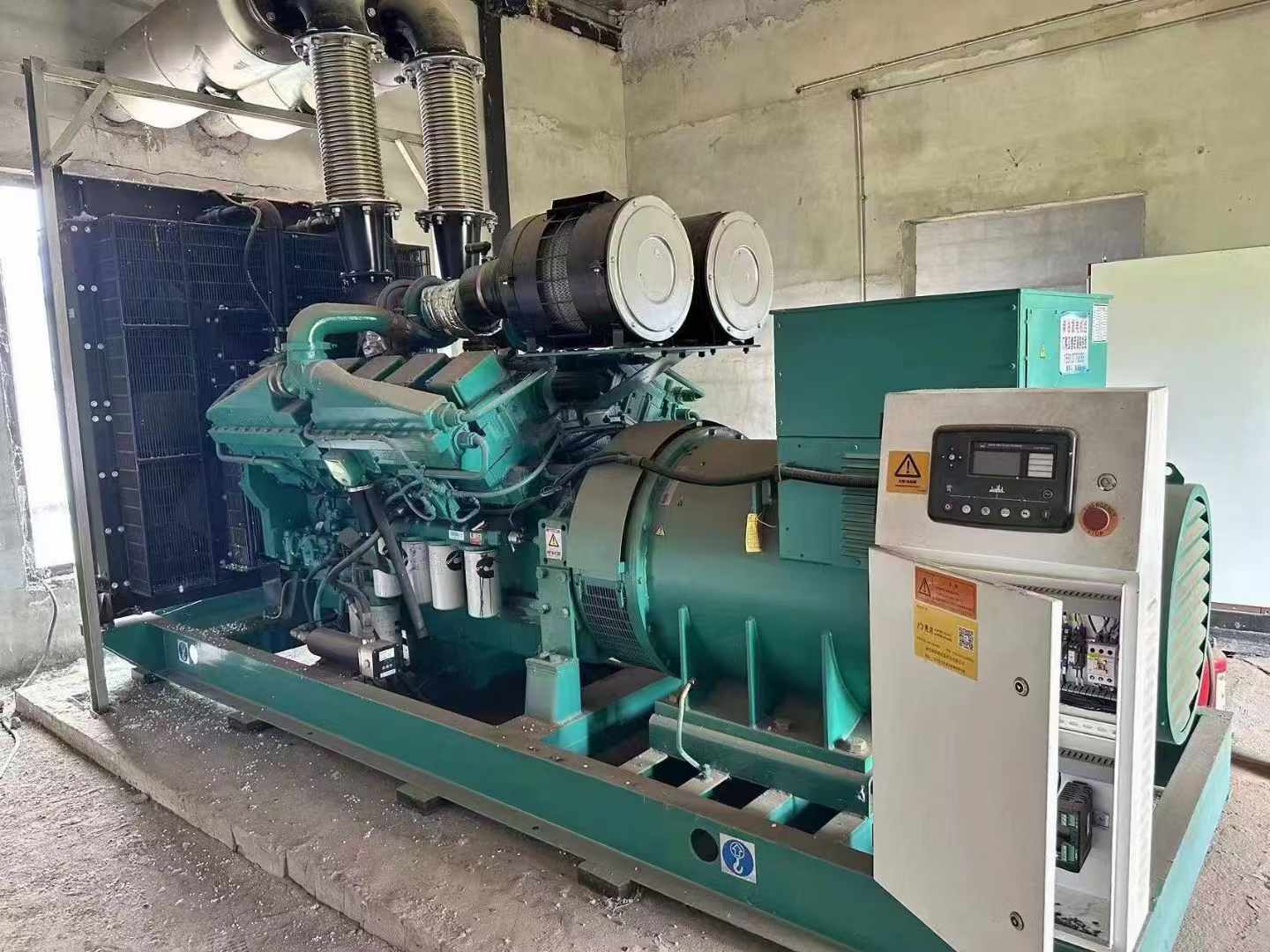 展会无功补偿装置的性能评估需要考虑哪些因素？